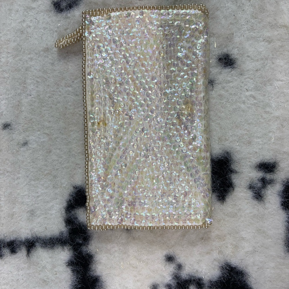 La Regale Women’s Ivory Embroidered Vintage Sequin Clutch Bag - Picture 7 of 12